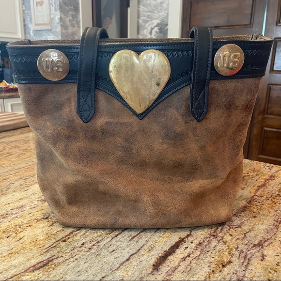 LEATHER TOTE BAG WITHE VINTAGE CIVIL WAR CALVARY HEART BRIDLE ROSETTES - Picture 5 of 16